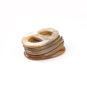 Anillo para Bufanda Ecológico de Cuerno de Búfalo con Acabado Pulido, Sujeción Segura y Elegancia Suave para Bufandas - Regalo de Año Nuevo y Halloween - Product Image 2