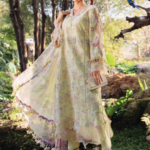 Collection de luxe Maria b disponible sur Fine Quality Lawn avec un dupatta en mousseline de soie prêt-à-porter. - Product Image 1