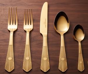 Ensemble de couverts gravés en or mat, finition PVD or mat, en acier inoxydable, design de luxe pour les événements de luxe, les restaurants et la restauration. - Product Image 1