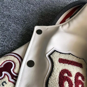 Chaqueta Varsity de Cuero Genuino de Alta Calidad para Hombre, Personalizable al por Mayor, con Mangas Estilo Letterman, Diseño de Béisbol - Product Image 2