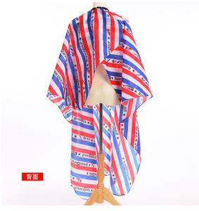 Capa de Peluquería Profesional de Poliéster Resistente al Agua con Forro Rojo, Azul y Blanco, para Uso en Salón y Barbería, con Cuello Ajustable - Product Image 3