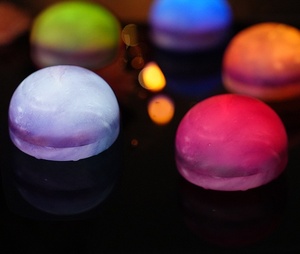 Vela Flotante TOOWIN, Impermeable, sin Llama, Luz LED Electrónica, Luz de Deseo para Piscina Controlada por Agua - Product Image 1