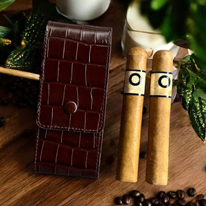 Estuche de cuero de diseño para cigarros con cortador incorporado, accesorio de lujo para cigarros modernos y coleccionistas, a la venta a un precio muy bajo. - Product Image 6