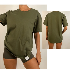 Camiseta de algodón de punto transpirable para mujer, cuello redondo, manga corta, holgada, color verde oliva, de gran tamaño, color liso - Product Image 1
