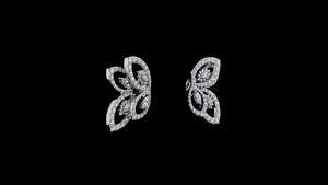 Élégantes boucles d'oreilles clous en or massif 14 carats, inspirées des papillons, avec diamants de laboratoire taille marquise, idéales pour mariages, soirées et cadeaux de luxe - Product Image 2