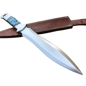 Couteau de chasse artisanal en acier D2 avec manche en os de chameau bleu teinté, lame fixe polie et étui en cuir marron - Product Image 1