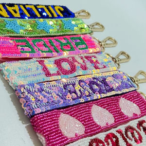 Lujoso Colgante para Bolso Hecho a Mano con Bordado de Cuentas y Borla, Personalizable con Cuentas de Semilla, Diseños de Colgantes para Bolso con Bordado de Cuentas - Product Image 1