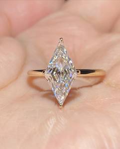 Anillo de Diamante con Corte en Forma de Rombo, 2.01CT, Cultivado en Laboratorio, con Oro Amarillo de 14k, Regalo de Aniversario o Promesa para Pareja - Product Image 1