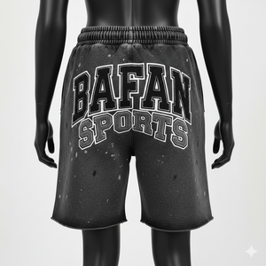 Shorts en molleton de coton premium 320 GSM, noir, effet délavé, avec panneau latéral texturé et logo personnalisé en chenille, pour femme - Product Image 2