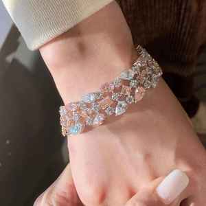 Bracelet manchette de luxe plaqué or 18 carats avec pierres naturelles taille poire, design géométrique, cadeau unisexe pour anniversaire, bijoux - Product Image 1