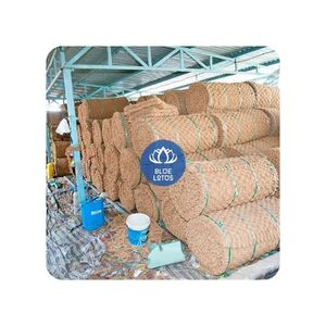 BEST SELLER Tapis en fibre de coco pour l'entrée, pour éliminer la saleté et protéger le sol, pour une utilisation intérieure et extérieure, Vietnam - Product Image 1