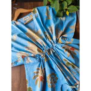 Tops de ocio Coastal Sky Palm, estilo caftán - Product Image 3