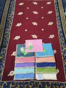 Hijab en voile de coton brodé floral or bordeaux, style Dubaï, écharpe islamique respirante 2,2 m, design premium, usage quotidien, musulman - Product Image 2