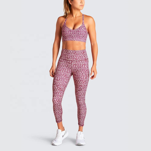 Ensemble de yoga personnalisé pour femme avec logo sur mesure – Short taille mi-haute respirant en Spandex/Polyester avec cordon de serrage, soutien-gorge et leggings - Product Image 6