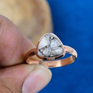 Anillo de Calcita de Cobre Blanco Natural en Forma de Trillón, Anillo de Plata de Ley 925 Chapado en Oro Rosa - Product Image 2