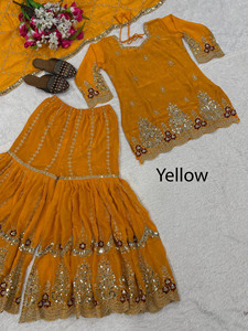 Salwar Kameez Azul Bordado con Lentejuelas y Adornos de Cuentas, Corte Ajustado para Mujer, Traje Tradicional de Seda para Bodas y Fiestas de Verano - Product Image 2