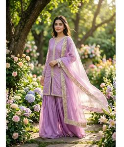 Salwar Kameez Tradicional Indio de Seda Fendy Pura con Bordado Intenso, Lentejuelas y Adornos de Remaches para Mujer, Ropa de Boda - Product Image 1