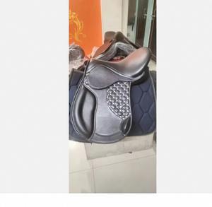 Selle d'endurance anglaise en cuir véritable de haute qualité avec arceau en bois et accessoires en acier inoxydable pour chevaux - Prix de gros - Product Image 5