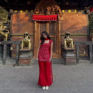 Lanzamiento del nuevo conjunto de fiesta de diseñador con top de pur falso georgette y pantalones palazzo elegantes con dupatta. - Product Image 1