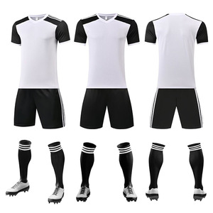 Proveedor de Uniformes de Fútbol Profesional Personalizados, Uniforme de Fútbol Unisex, Fabricante de Camisetas y Pantalones Cortos de Fútbol Personalizados, 100% Poliéster - Product Image 4