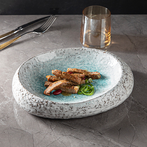 Platos Redondos de Estilo Japonés Creativo, Platos Irregulares Mate para Cena Occidental, Platos de Cerámica para Sushi en Blanco y Negro, Vajillas de Porcelana - Product Image 1