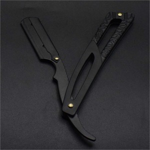 มีดโกนหนวดตรงทำมือจากสแตนเลสสำหรับร้านตัดผมมืออาชีพ พร้อมด้ามจับทำจากเขาแกะ - Product Image 3