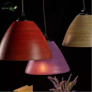 Lampe suspendue en bambou artisanale, moderne et minimaliste, avec une lueur naturelle chaude, éclairage intérieur écologique - Product Image 4