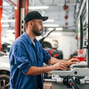 Servicios de Desarrollo de Sistemas de Gestión para Talleres de Reparación de Automóviles, Plataformas Personalizadas para Operaciones Automotrices - Product Image 3