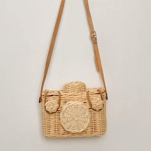 Bolso bandolera de ratán para niños, cestas tejidas a mano, mini cesta con asa, accesorios para niñas pequeñas - Product Image 3