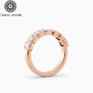Bague de fiançailles et d'éternité classique pour femme en or jaune avec moissanite taille coussin, sertie à griffes, certifiée IGI - Charm_Jewells - Product Image 2