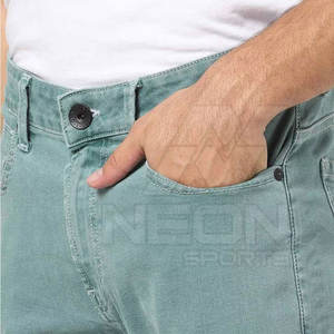 กางเกงยีนส์ผู้ชายสไตล์ใหม่สำหรับใส่กลางแจ้ง คุณภาพดีเยี่ยม สีพื้น ราคาถูก - Product Image 6