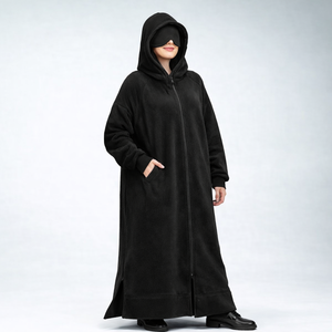 Abaya personnalisée pour femmes avec capuche en polaire et masque de sommeil intégré |   Fabricant OEM de vêtements modestes pour les commandes en gros - Product Image 1