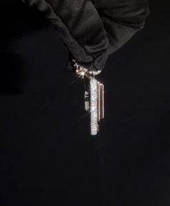 จี้พระเยซูประดับมอสซาไนต์ทรงโคลเวอร์หรูหราสไตล์ฮิปฮอป เงินแท้ 925 ขนาด 2.5 นิ้ว  แบบสั่งทำพิเศษประดับมอสซาไนต์เต็มชิ้นสำหรับผู้ชาย - Product Image 1