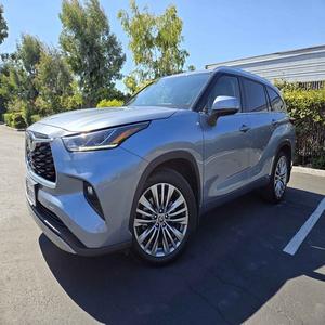 Livraison rapide Toyota Highlander Turbo FWD SUV Intérieur cuir foncé En stock Bon état Fonctionnel Occasion en bon état - Product Image 6