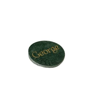 Posavasos de Mármol Verde Personalizado con Grabado de Nombre, Posavasos de Piedra Natural Hecho a Mano para una Mesa de Lujo - Product Image 1