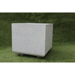 กระถางต้นไม้ทรงสี่เหลี่ยม FRP รุ่น Cubo Serie จาก Classic KNT Creations ทำจากไฟเบอร์กลาส น้ำหนักเบา ทนทาน มีรูระบายน้ำ ตกแต่งด้วยการแกะสลักด้วยมือ ขนาดใหญ่ - Product Image 3