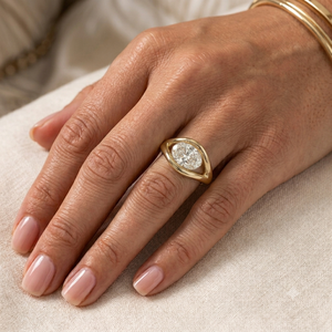 Anillo de Compromiso Clásico de Oro Amarillo de 18K para Mujer con Diamante Ovalado Cultivado en Laboratorio con Certificación IGI, para Uso Diario, Regalo - Product Image 3