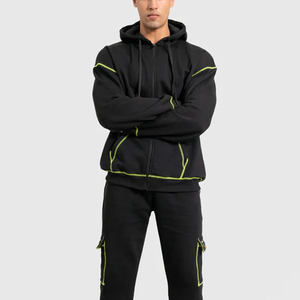Sweat-shirt à capuche noir pour homme avec surpiqûres vert fluo, coupe classique, décontracté, pour l'automne, en tissu French Terry. - Product Image 1