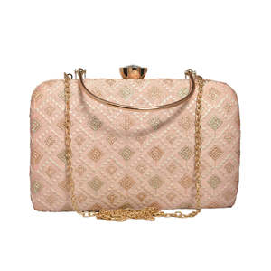 Pochette brodée tendance à motif boîte rose, élégante pour les mariages et les célébrations - Product Image 2