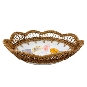 Plat de service rond en céramique fait main avec motif de coquillage coloré et bord tissé en rotin pour fête ou décoration intérieure Style côtier - Product Image 3
