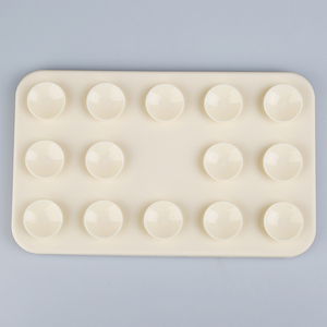 Alfombrilla de silicona para alimentación de mascotas con partición para comida húmeda, diseño antideslizante, accesorio multifuncional para cuencos - Product Image 2