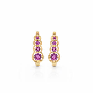 Pendientes Graduados de Plata de Ley 925 con Granate Rodolita, Diseño Cónico Piramidal, Cierre con Baño de Oro de 1 Micrón y Rodio, de Lujo - Product Image 2