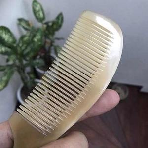 Peine de Cuerno de Búfalo, Accesorio para el Cabello Hecho a Mano, Tradicional y Personalizable - Product Image 4