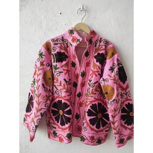 Chaqueta Corta de Algodón Bordada con Diseño Floral Estilo Boho Suzani Rosa para Mujer, Atuendo Étnico para Festivales - Product Image 4