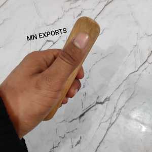 Bastón de Madera Ecológico Pulido a Mano con Mango de Latón, Artículo Artesanal Natural - Product Image 6