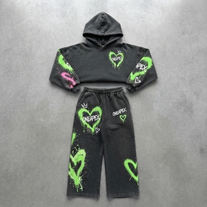 Ensemble survêtement pour femme avec sweat-shirt à capuche noir imprimé graffiti cœur et pantalon large vert fluo, tenue streetwear deux pièces - Product Image 6