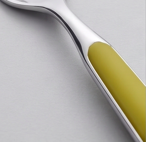 Juego de cubiertos minimalista con mangos verde oliva, de acero inoxidable, apto para lavavajillas, para bodas y uso diario. - Product Image 2