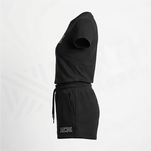 Ensemble décontracté pour femmes, 2 pièces, t-shirt à manches courtes à imprimé géométrique noir et short au-dessus du genou, vêtements décontractés printemps été, coton tricoté - Product Image 3
