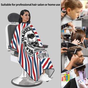 Capa de Barbero Profesional con Estampado de Calavera, Rayas Rojas, Azules y Blancas, Antiestática, de Poliéster, Ajustable en el Cuello - Product Image 3