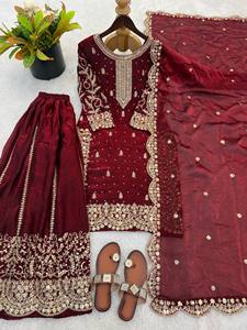 Traje Palazzo Étnico con Bordado Intenso para Bodas - Product Image 5